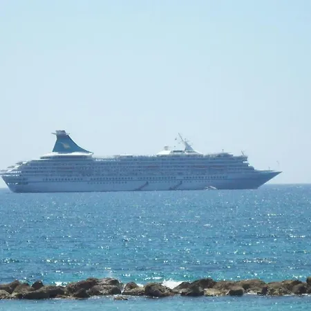 Gem - 10 Min Walk To The Sea, Harbor And Mall Paphos