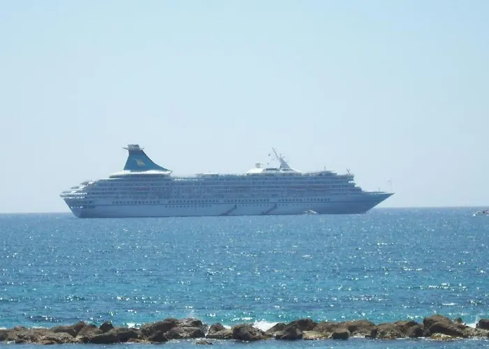 Gem - 10 Min Walk To The Sea, Harbor And Mall Paphos