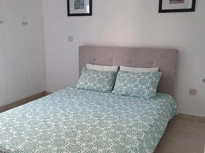 Gem - 10 Min Walk To The Sea, Harbor And Mall Apartamento Paphos