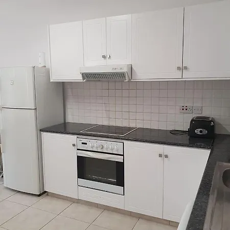 Apartment Gem - 10 Min Walk To The Sea, Harbor And Mall Paphos